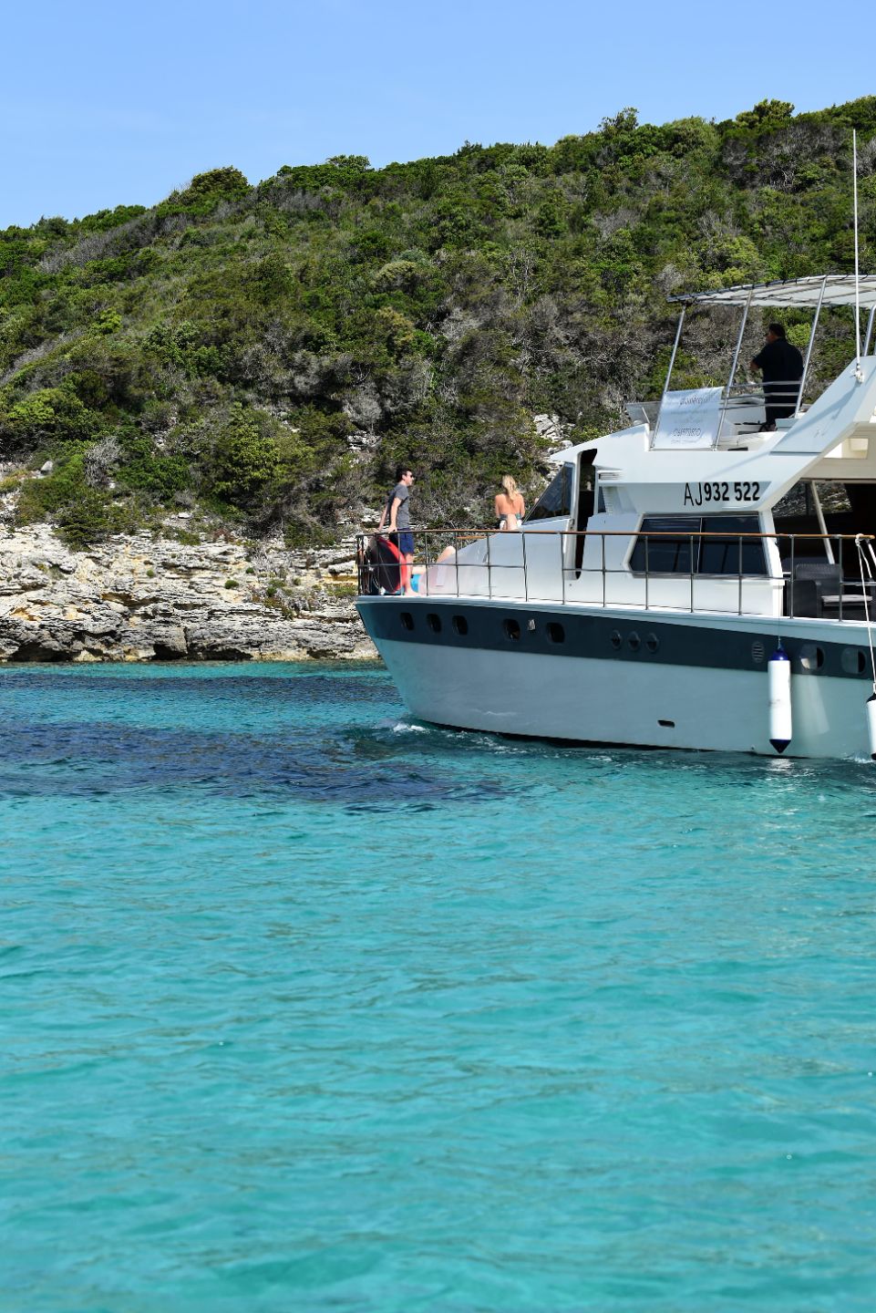 Découvrir Bonifacio lors d'une balade en bateau en Corse-du-Sud | Briséis Croisières