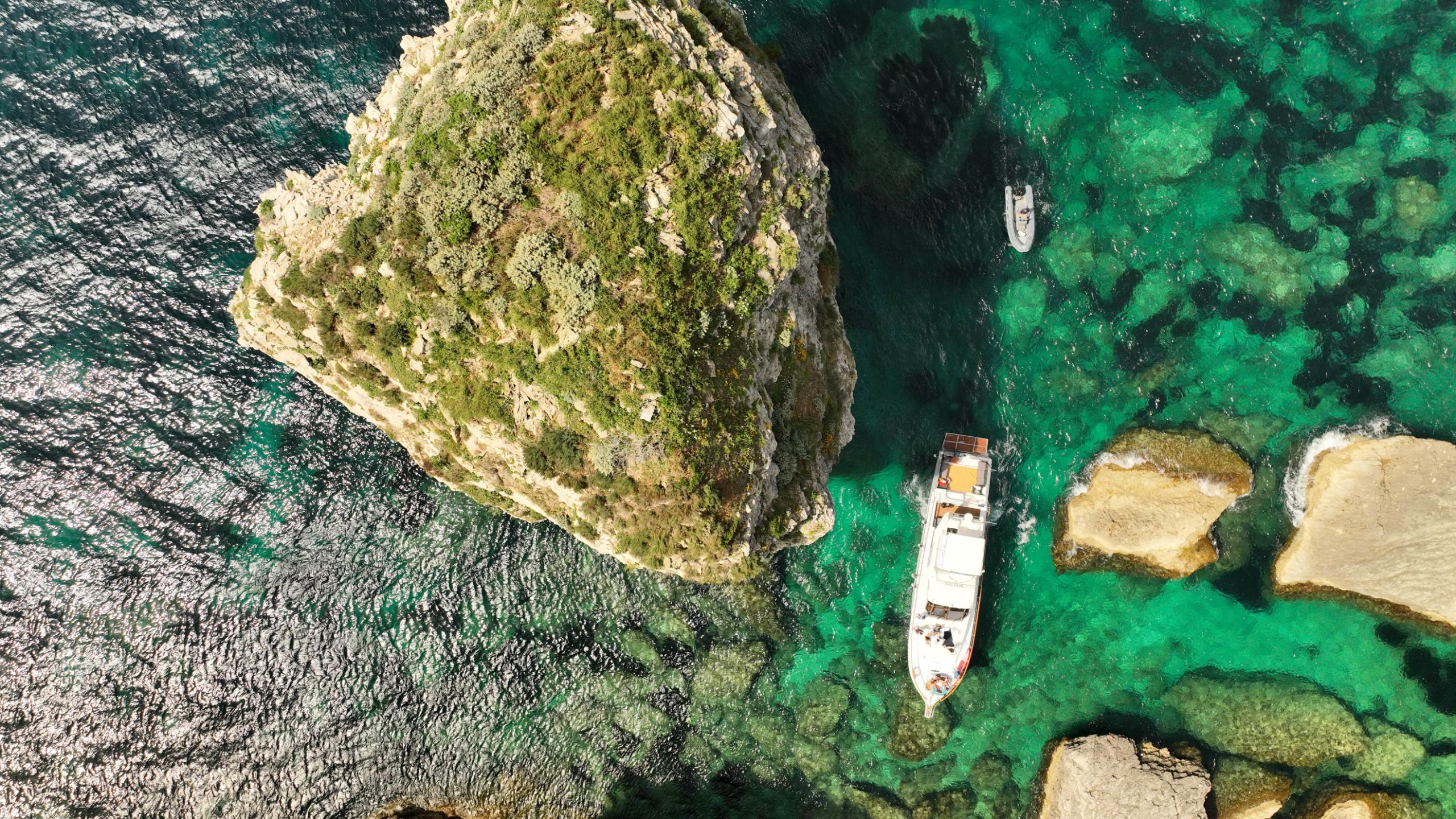 Une croisière à bord d'un yacht à Bonifacio | Briséis Croisières